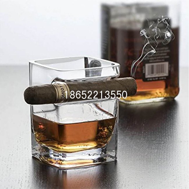 雪茄酒杯